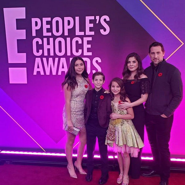 Check Out The Instagrams Twitpics From The People S Choice Awards E Online Ap